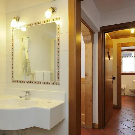 Apartahotel Chalet Dei Pini Madonna