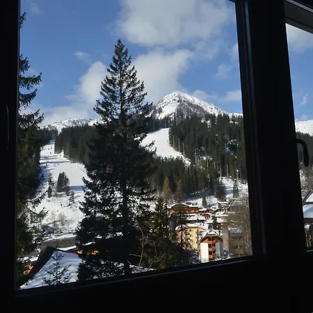 Lägenhetshotell Chalet Dei Pini *